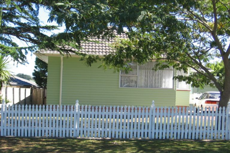 Photo of property in 57 Cobham Crescent, Kelston, Auckland, 0602