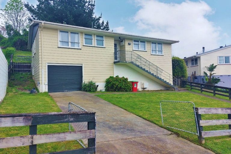 Photo of property in 54 Speargrass Grove, Timberlea, Upper Hutt, 5018