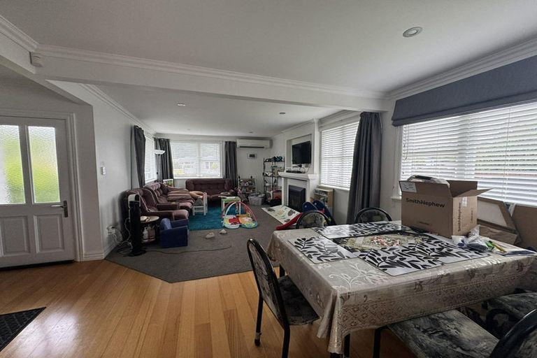 Photo of property in 4 Tiwakawaka Grove, Heretaunga, Upper Hutt, 5018