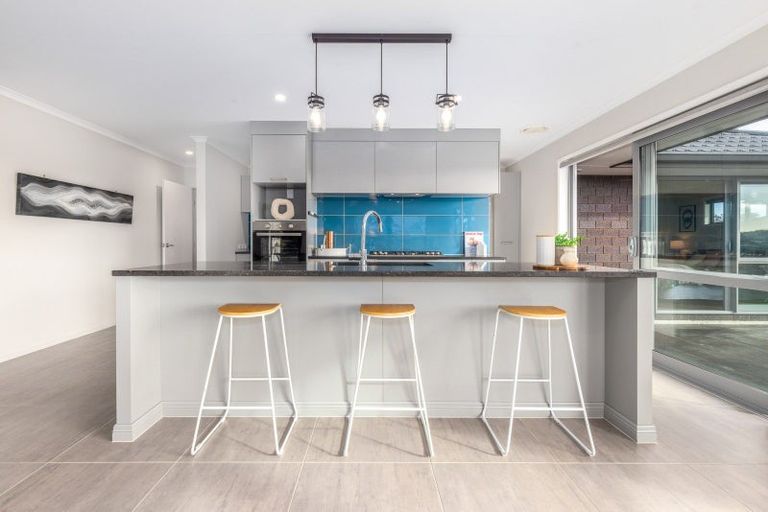 Photo of property in 7 Weatherdeck Close, Whitby, Porirua, 5024