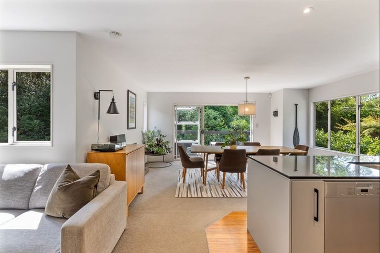 Photo of property in 25 Bemrose Place, Cockle Bay, Auckland, 2014