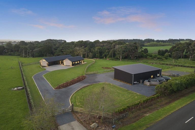 Photo of property in 58 Kidd Road, Waiuku, 2682