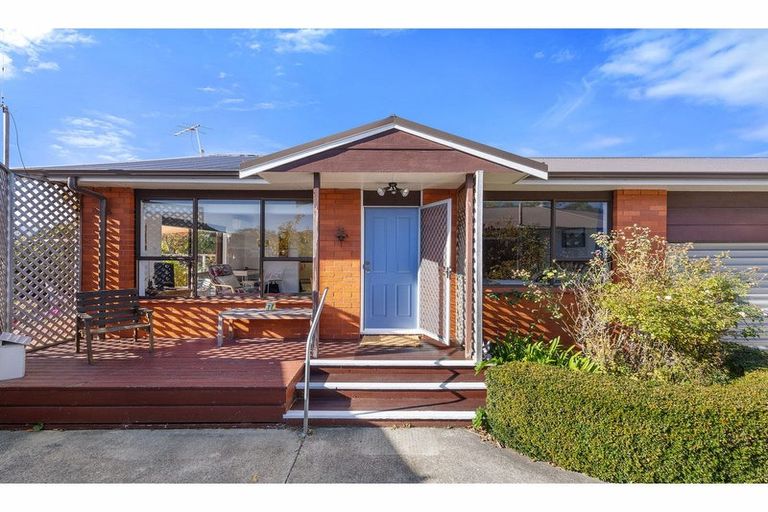 Photo of property in 32b Laing Crescent, Heathcote Valley, Christchurch, 8022