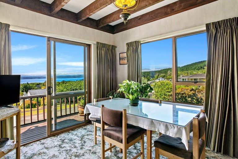 Photo of property in 90 Wakeman Road, Acacia Bay, Taupo, 3330