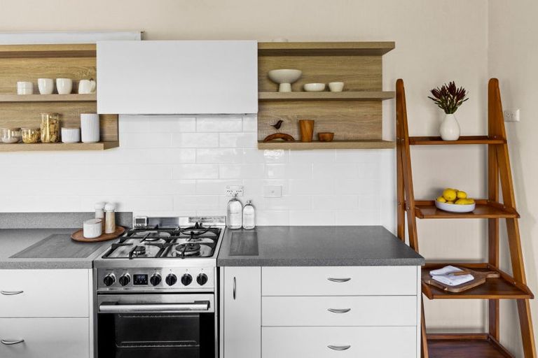 Photo of property in 79 Milton Road, Bluff Hill, Napier, 4110