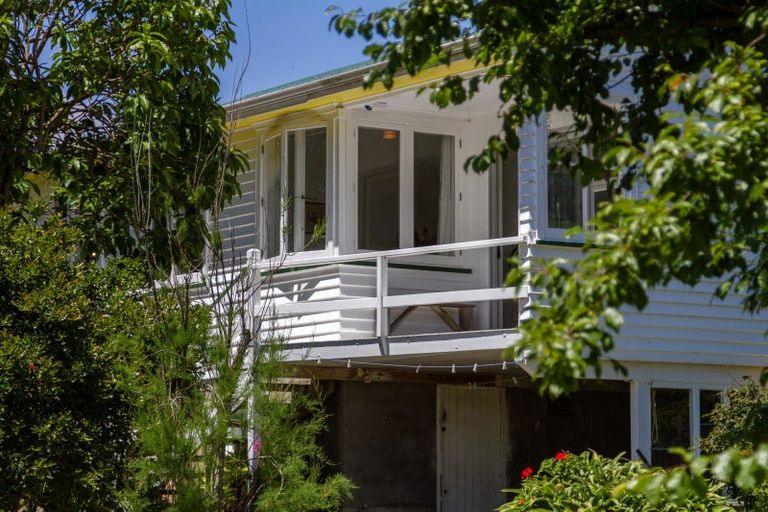 Photo of property in 90-92 Kiwi Road, Raumati Beach, Paraparaumu, 5032