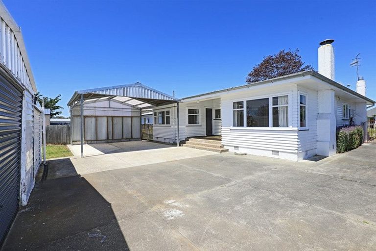 Photo of property in 38 Hillary Crescent, Maraenui, Napier, 4110