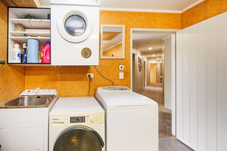 Photo of property in 39 County Heights Drive, Aokautere, Palmerston North, 4471