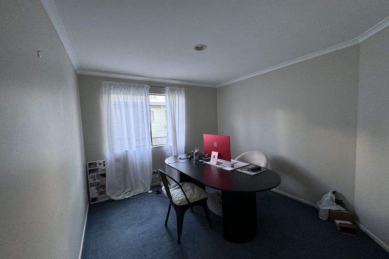 Photo of property in 2/26a Dallinghoe Crescent, Milford, Auckland, 0620