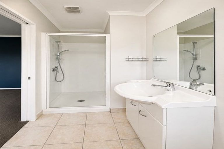 Photo of property in 48 Medvale Avenue, Flat Bush, Auckland, 2019