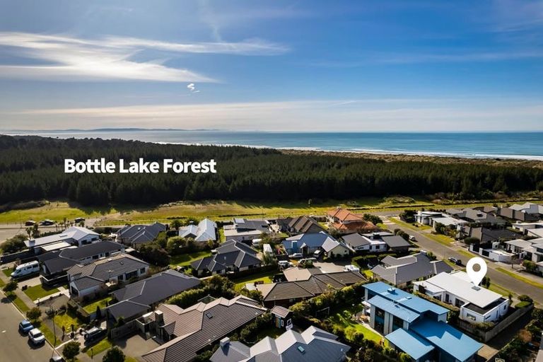 Photo of property in 67 Eastwood Rise, Waimairi Beach, Christchurch, 8083