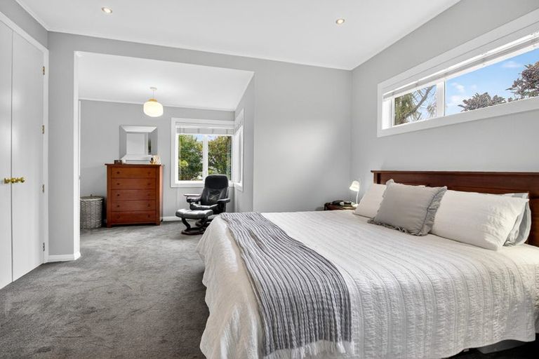 Photo of property in 102 Walmer Road, Point Chevalier, Auckland, 1022