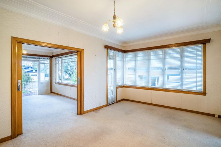 Photo of property in 8 Atarangi Road, Greenlane, Auckland, 1051