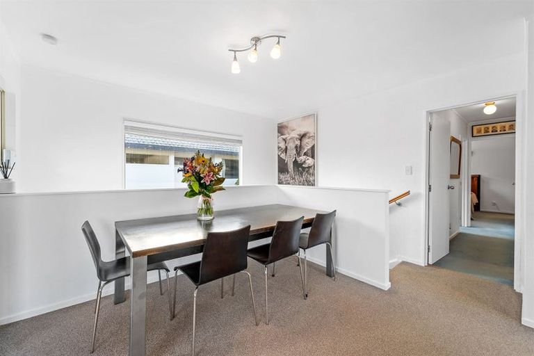 Photo of property in 2/15 Ellenbury Place, Stanmore Bay, Whangaparaoa, 0932