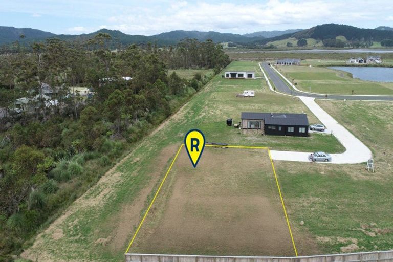 Photo of property in 106 Karearea Way, Matarangi, 3592