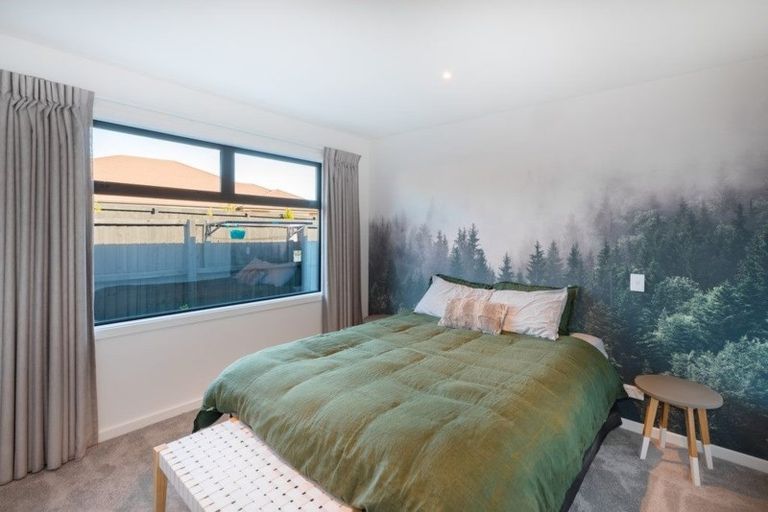 Photo of property in 40 Holiday Drive, Mairehau, Christchurch, 8052