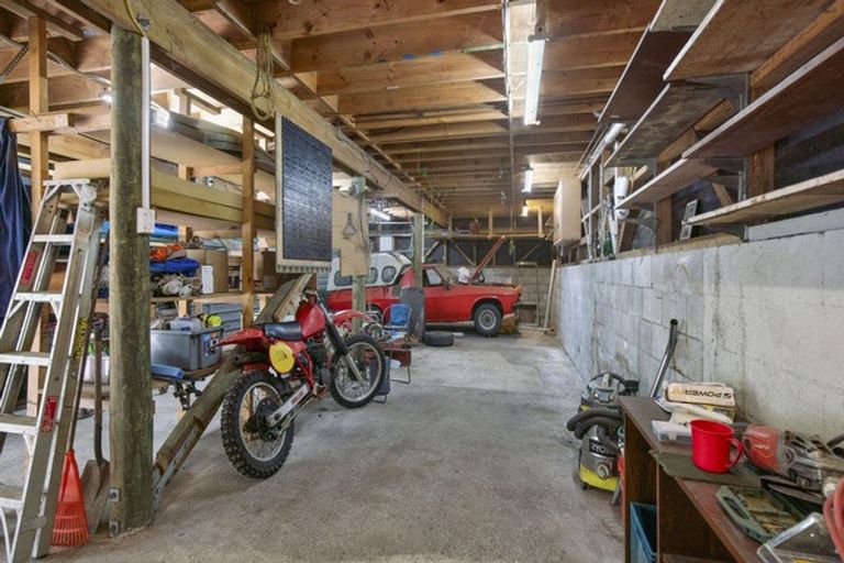 Photo of property in 22 Claverdon Drive, Massey, Auckland, 0614