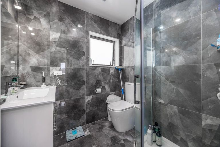 Photo of property in 33a Clendon Avenue, Papatoetoe, Auckland, 2025