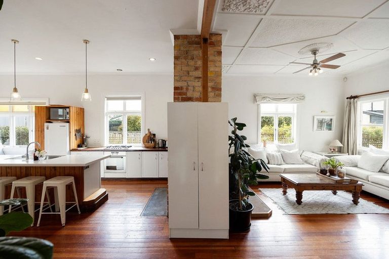 Photo of property in 74 Thornton Road, Cambridge, 3434