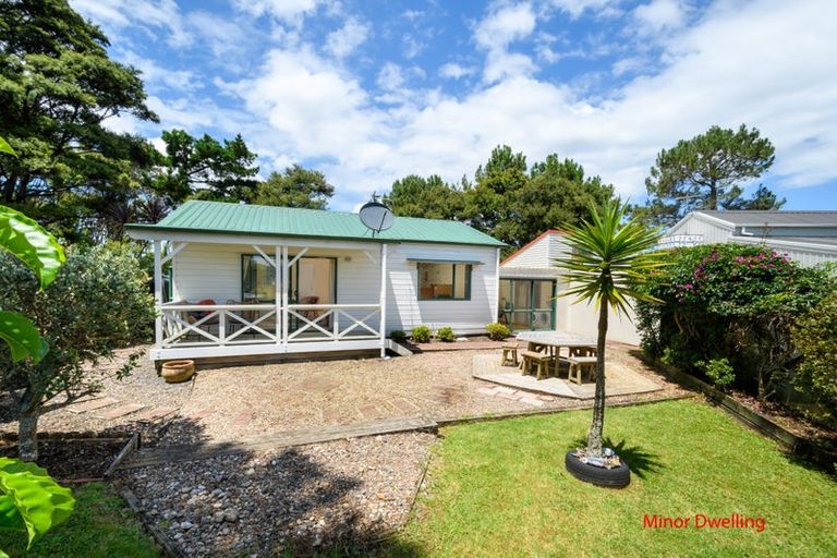 Photo of property in 43 Sunnyvale Road, Massey, Auckland, 0614