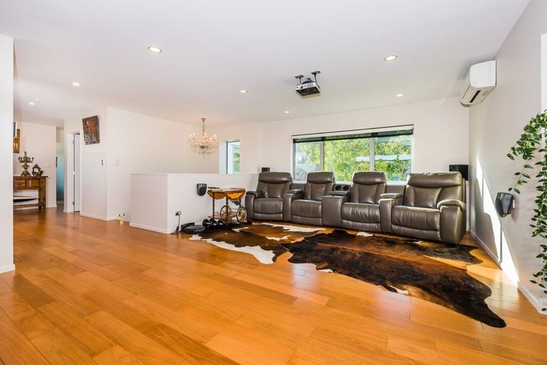 Photo of property in 6a Mchardy Place, Glenfield, Auckland, 0627