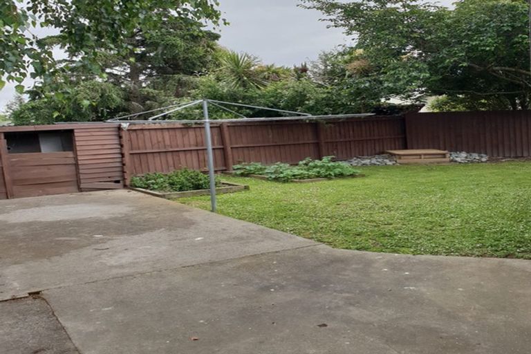 Photo of property in 8 Saunders Place, Redwood, Christchurch, 8051