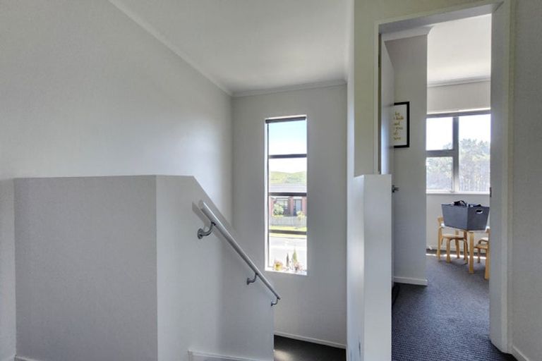 Photo of property in 260 Mark Avenue, Grenada Village, Wellington, 6037