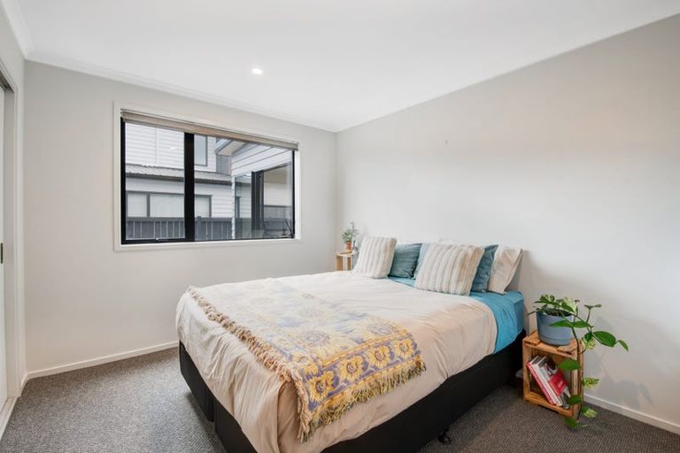 Photo of property in 34 Paparahi Place, Wainui, Silverdale, 0992