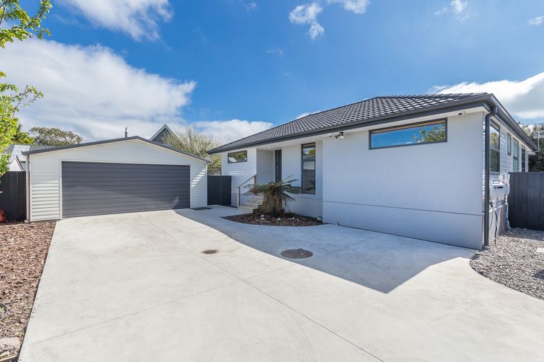 Photo of property in 68 Orrick Crescent, Avondale, Christchurch, 8061