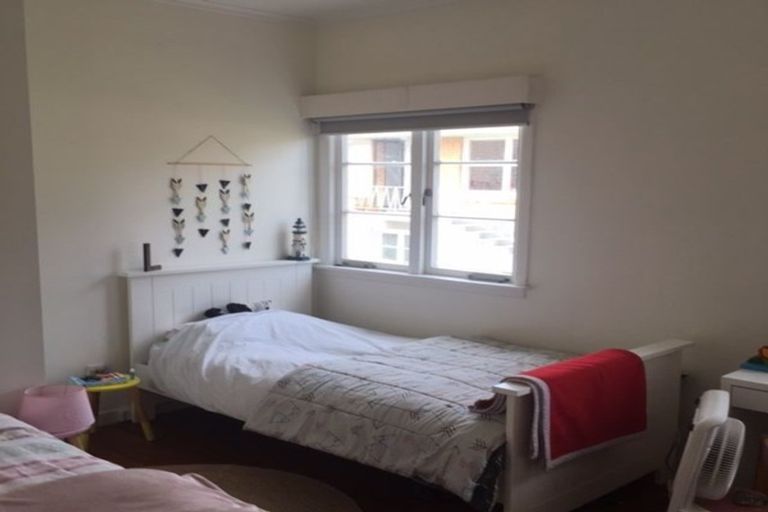 Photo of property in 2/72 Nile Road, Milford, Auckland, 0620