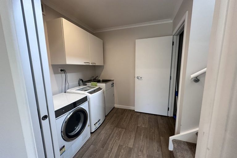 Photo of property in 24 Kiteroa Terrace, Rothesay Bay, Auckland, 0630