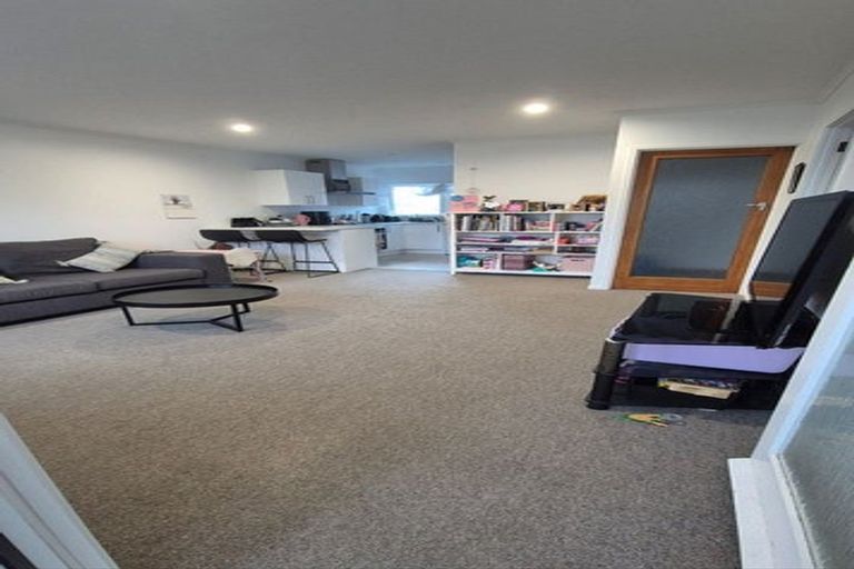 Photo of property in 2/58 Gardner Avenue, New Lynn, Auckland, 0600