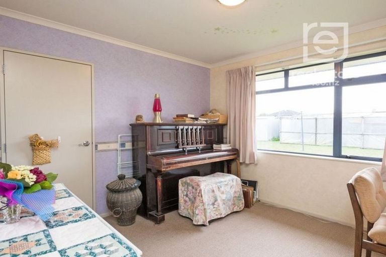 Photo of property in 26 Geneva Terrace, Kelvin Grove, Palmerston North, 4414