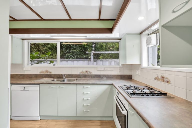 Photo of property in 33 Hewitts Road, Merivale, Christchurch, 8014