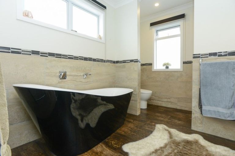 Photo of property in 24 Rakaia Way, Poraiti, Napier, 4112