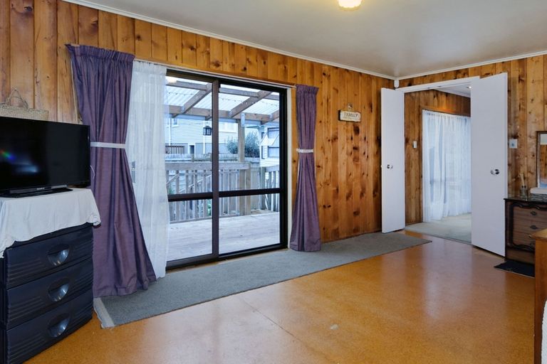 Photo of property in 6 Glen Road, Ranui, Auckland, 0612