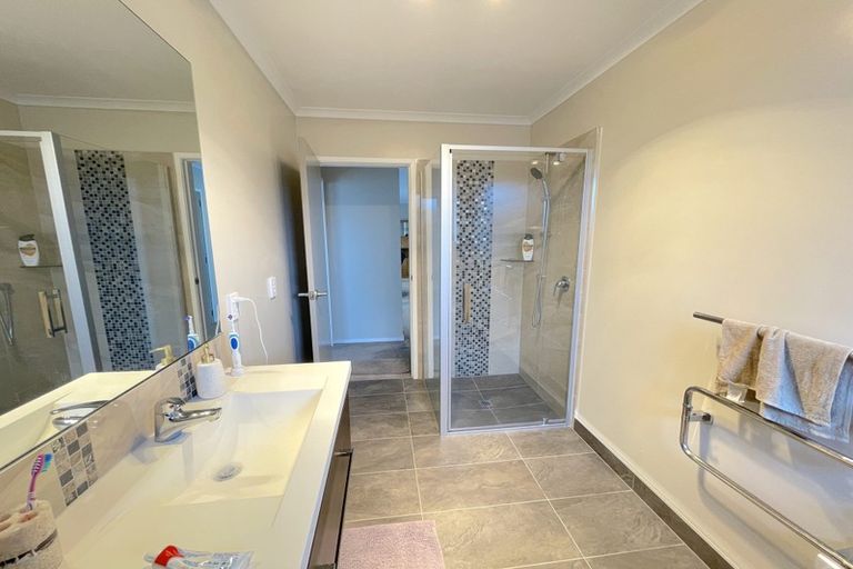 Photo of property in 29 Margaret Shields Avenue, Aotea, Porirua, 5024