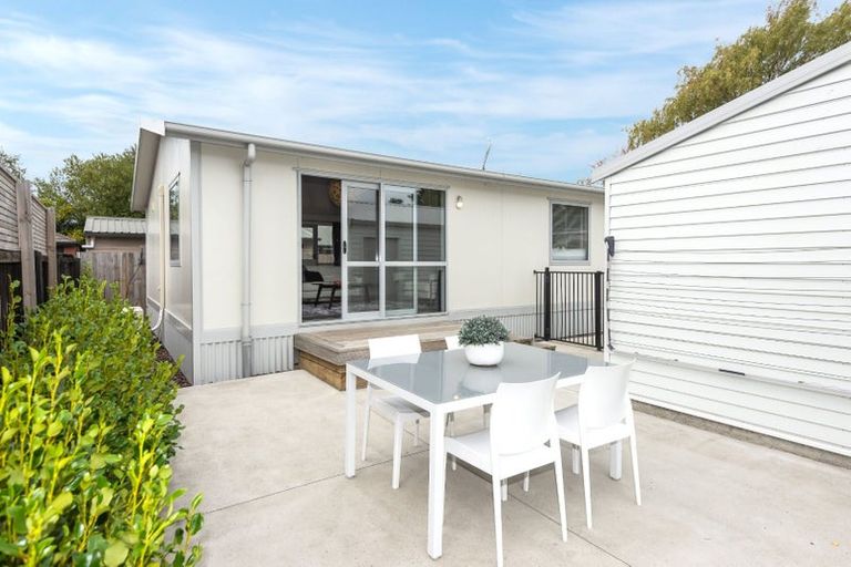 Photo of property in 652b Barbadoes Street, Edgeware, Christchurch, 8013