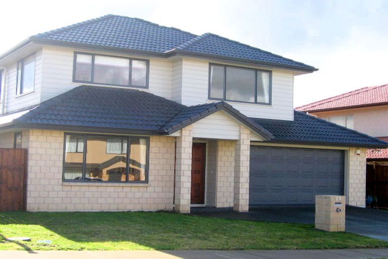 Photo of property in 24 Speyside Crescent, Flat Bush, Auckland, 2016