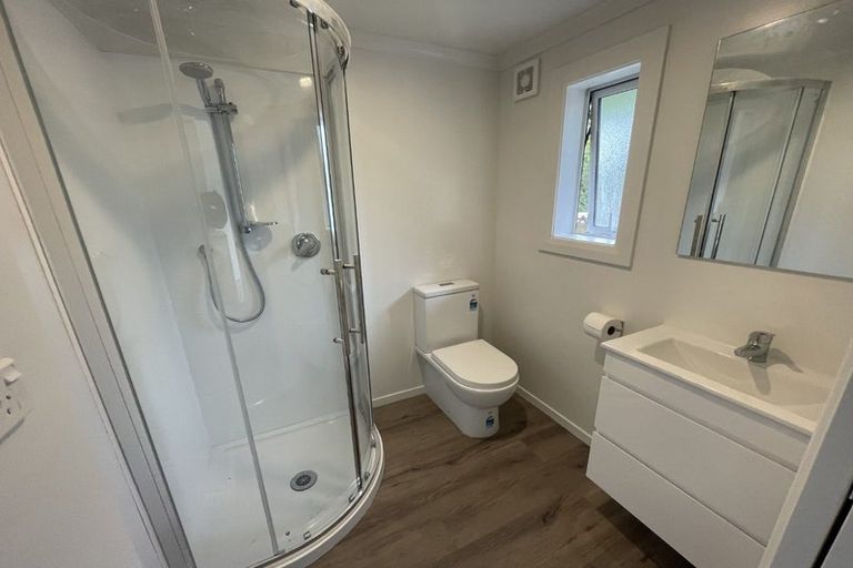 Photo of property in 14 West Road, Northland, Wellington, 6012