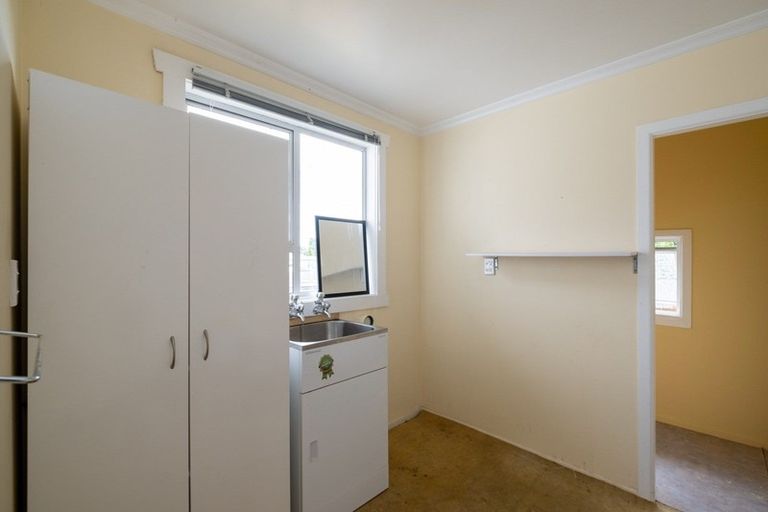 Photo of property in 9 Preston Street, Eltham, 4322