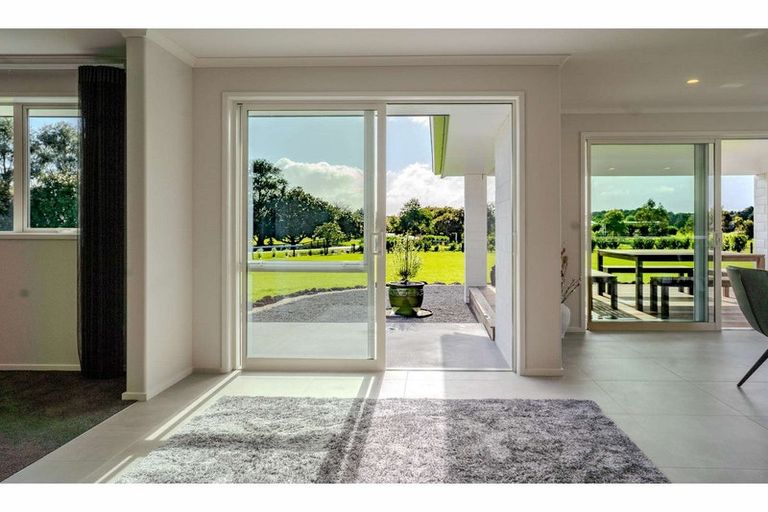 Photo of property in 129 Waitotara Drive, Waipapa, 0230