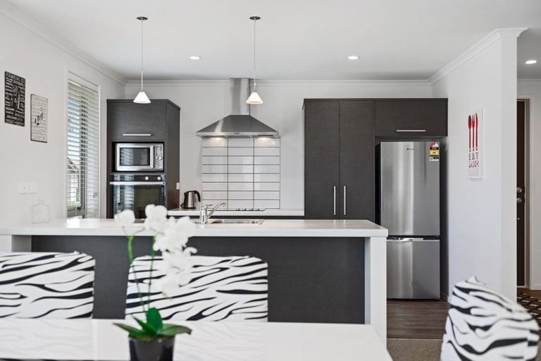 Photo of property in 3 Sandspit Way, Papamoa Beach, Papamoa, 3118