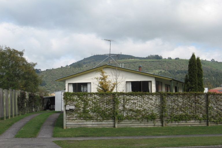 Photo of property in 101 Aquarius Drive, Kawaha Point, Rotorua, 3010