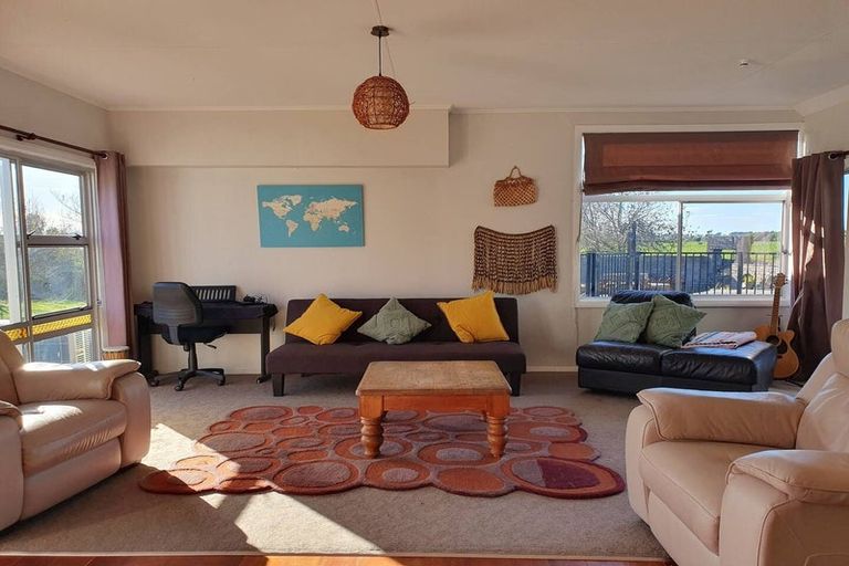 Photo of property in 356 Kuku Beach Road, Kuku, Levin, 5570