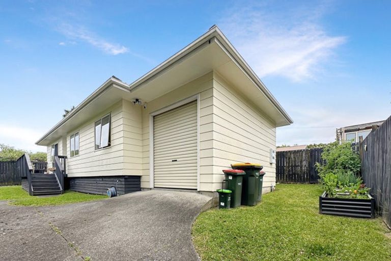 Photo of property in 1/49 Strid Road, Te Atatu South, Auckland, 0610