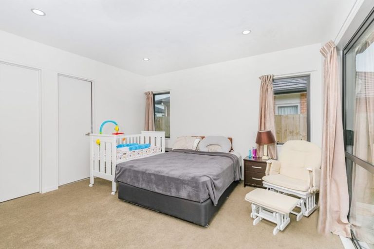 Photo of property in 5 Twin Parks Rise, Papakura, 2110