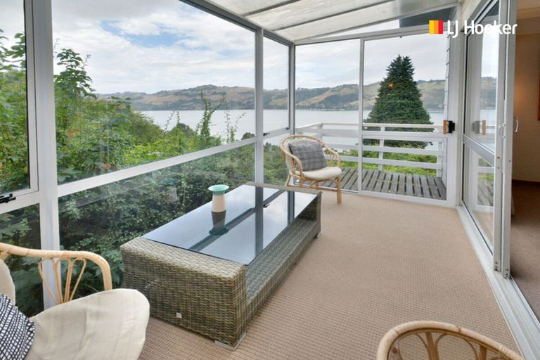 Photo of property in 16 Junction Road, Ravensbourne, Dunedin, 9022