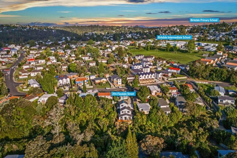 Photo of property in 39a Flaxdale Street, Birkdale, Auckland, 0626