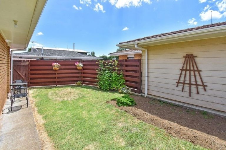 Photo of property in 2/126 Carruth Road, Papatoetoe, Auckland, 2025